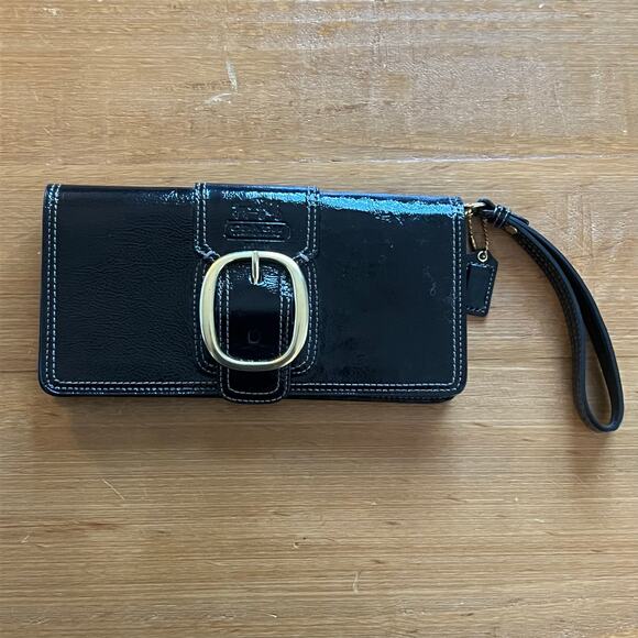 Vtg Coach Black Patent Leather Wristlet Wallet Gold Buckle Horse and Carriage - Picture 1 of 5